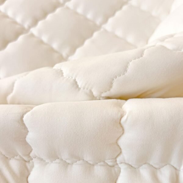 Waterproof Mattress Cover, Soft Comfortable Breathable Mattress Protector, Bedding Supplies for Bedroom, Guest Room, Apartment, School, Home - Image 3